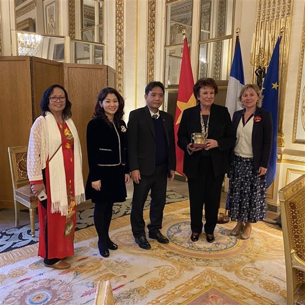 La France prête à travailler avec le Vietnam pour restaurer des vestiges de l architecture coloniale